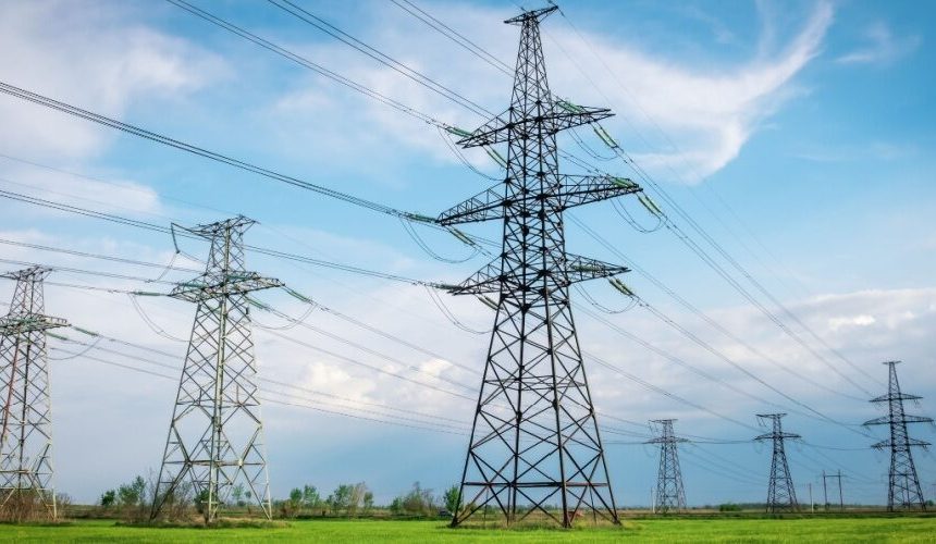 transmission-lines_Shutterstock_2177374707